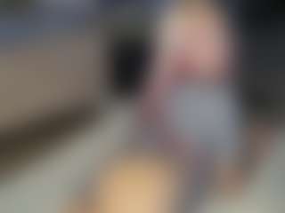 Live cam show with Luna - Blonde Hair Petite on luckytryst.com