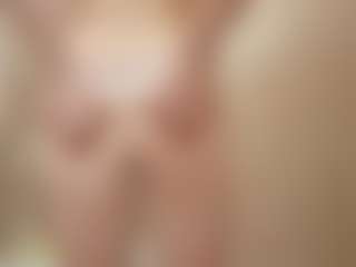 Live cam show with TanekaMuratore - Public Brown Hair on Camming Site