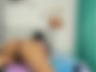 AlanaRoseeX's Live Sex Cam Show