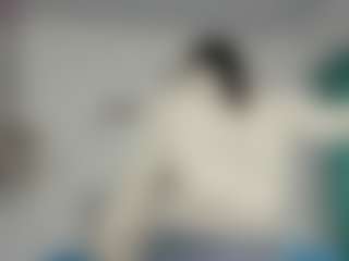 Live cam show with AlanaRoseeX - Black MILF on Lustler