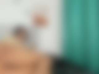 Live cam show with AlanaRoseeX - Facial on Camsoda