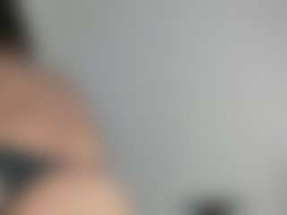 Live cam show with AlanaRoseeX - Granny Brown Hair on StripNow