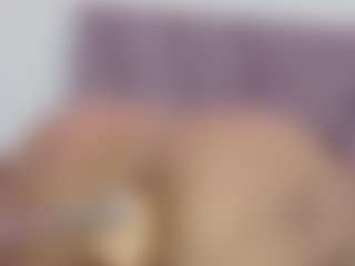 Live cam show with AlanaRoseeX - Facial on Camsoda