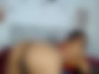 AlanaRoseeX MILF webcam performer live streaming