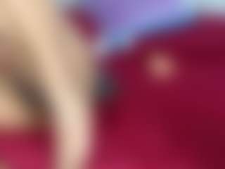 AlanaRoseeX MILF webcam performer live streaming