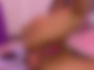 Live cam show with AlanaRoseeX - Facial on Mixed Magazine Live