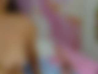Live cam show with AlanaRoseeX - Black MILF on Pornisteam.com
