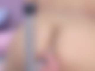 Live cam show with AlanaRoseeX - Brown Hair MILF on xxxlivecams.org