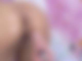 Live cam show with AlanaRoseeX - Ebony Teen (18+) on nudelive.tv