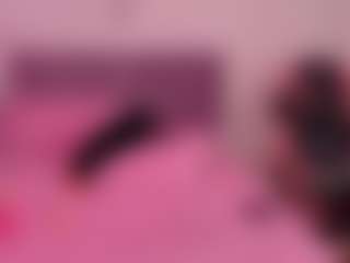 Live cam show with AlanaRoseeX - Ebony College on Camsoda