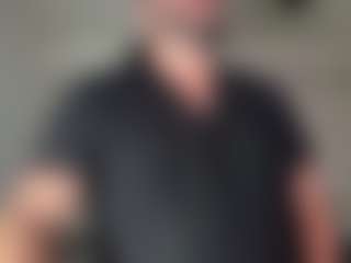 Live cam show with Sr. Gheko - Blowjob on Soda Cam