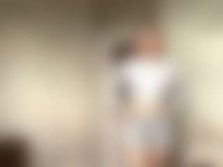 Live cam show with GertieSzal - Public on Dare Cams