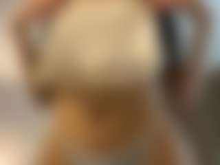 Live cam show with Katie - Facial Piercings on CamClone
