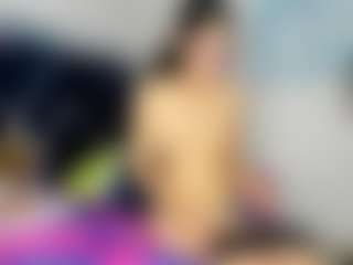 Kiss-ninna MILF webcam performer live streaming