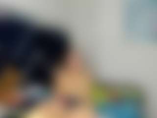 Live cam show with Kiss-ninna - Gray Eyes on Latina Girls