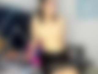 Live cam show with Kiss-ninna - Brown Hair MILF on intimatelivegirls.com