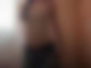 Live cam show with RobynEslick - Athletic Strip on realtime-chat