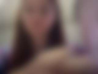 Live cam show with RobynEslick - Anal Teen (18+) on Free Soda