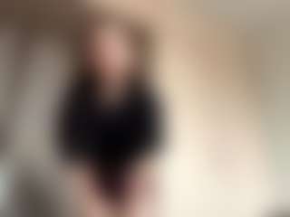 Live cam show with RobynEslick - Green Eyes on liverealitysex.com