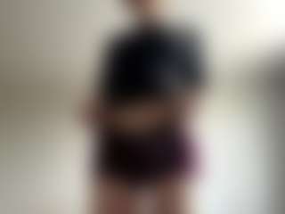 Live cam show with RobynEslick - Green Eyes on TeamSkeetLive