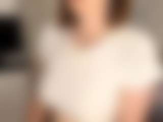Live cam show with SandieSchaecher - Striptease Teen (18+) on Free Soda