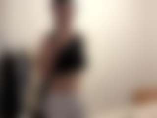 Live cam show with Anna - Average on CamwithHer