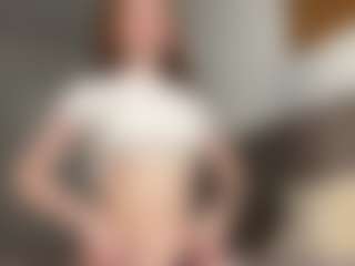 Live cam show with Emily - Camel Toe on Camsoda