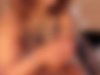 Cyntiaadams MILF webcam performer live streaming