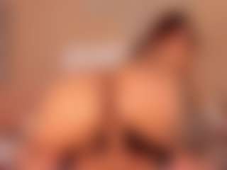 Cyntiaadams MILF webcam performer live streaming