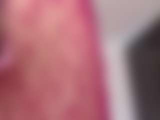 Live cam show with Lily-cooper - Smoking on madthumbs