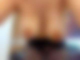 Xrenatablu's Live Sex Cam Show
