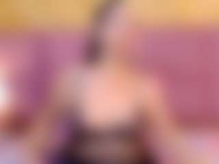 Live cam show with Zoeaitana - Mature on Stripli.com
