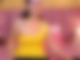 Zoeaitana MILF webcam performer live streaming