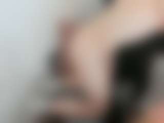 Live cam show with AshMuse - Bear on Mixed Magazine Live