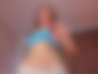 Live cam show with avayuzu - Athletic Middle Aged on Streamer API