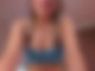 avayuzu's Live Sex Cam Show