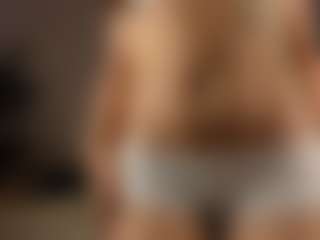 Live cam show with avayuzu - Small Tits Brown Hair on livesuperchat.net