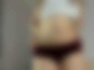 avayuzu's Live Sex Cam Show