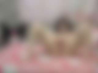 Live cam show with Camila - Fingering on AdultVida.com