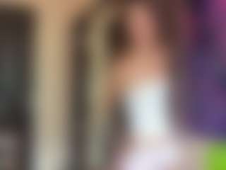 Live cam show with LakeishaRankin - Average on SmokeAndPoke