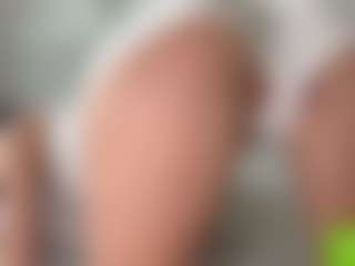 Live cam show with LakeishaRankin - Genital Piercings on Uber Horny