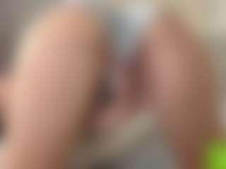 Live cam show with LakeishaRankin - Genital Piercings on Hubzter Live