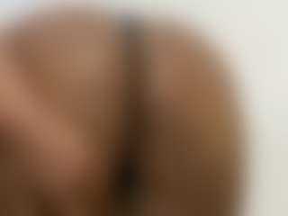 Thick aura Monroe's Live Sex Cam Show