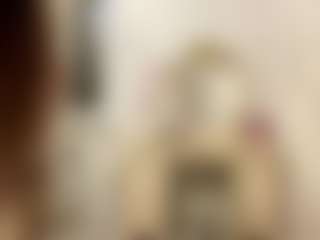 SeritaMccoggle's Live Sex Cam Show