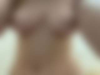 SeritaMccoggle's Live Sex Cam Show