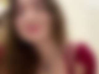 SeritaMccoggle MILF webcam performer live streaming