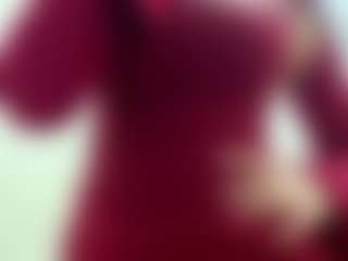 Live cam show with SeritaMccoggle - Striptease MILF on TottyGirls