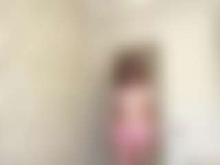 SeritaMccoggle MILF webcam performer live streaming