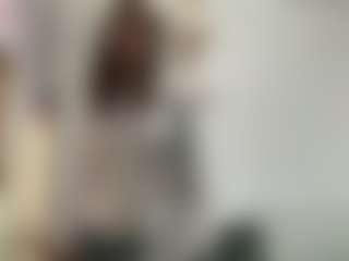 Live cam show with WillaAlanis - Raven Hair on Cam Slut