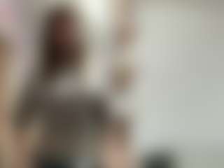 Live cam show with WillaAlanis - Average on Uber Horny